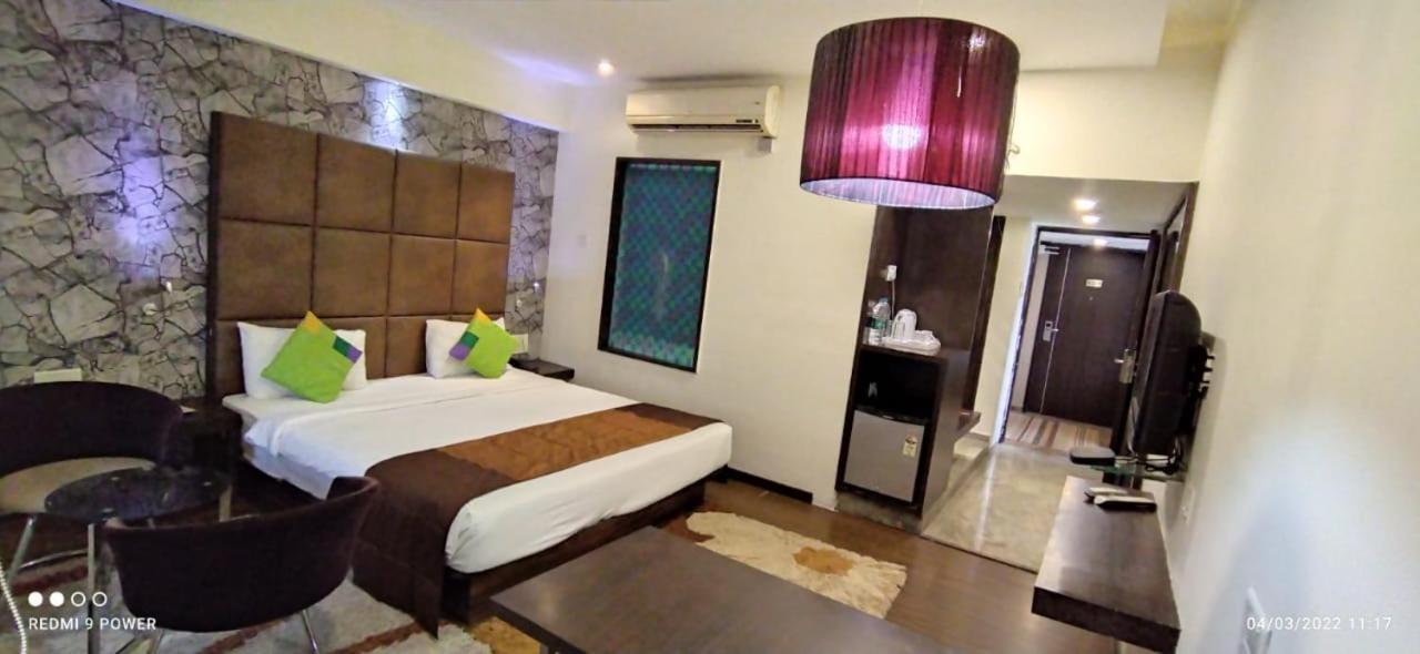 Hotel Lxia Hinjewadi - Indian Nationals Only Pimpri-Chinchwad Экстерьер фото