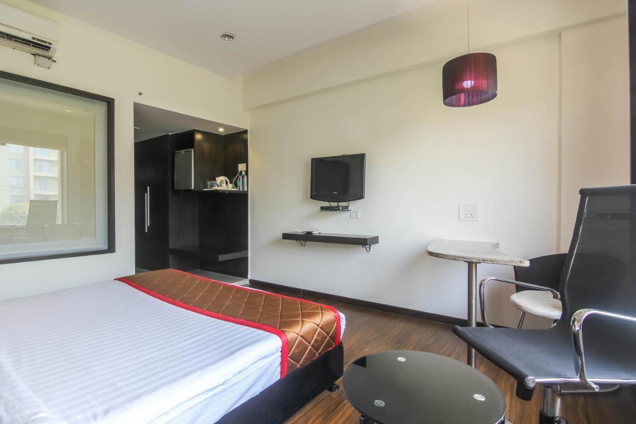 Hotel Lxia Hinjewadi - Indian Nationals Only Pimpri-Chinchwad Экстерьер фото
